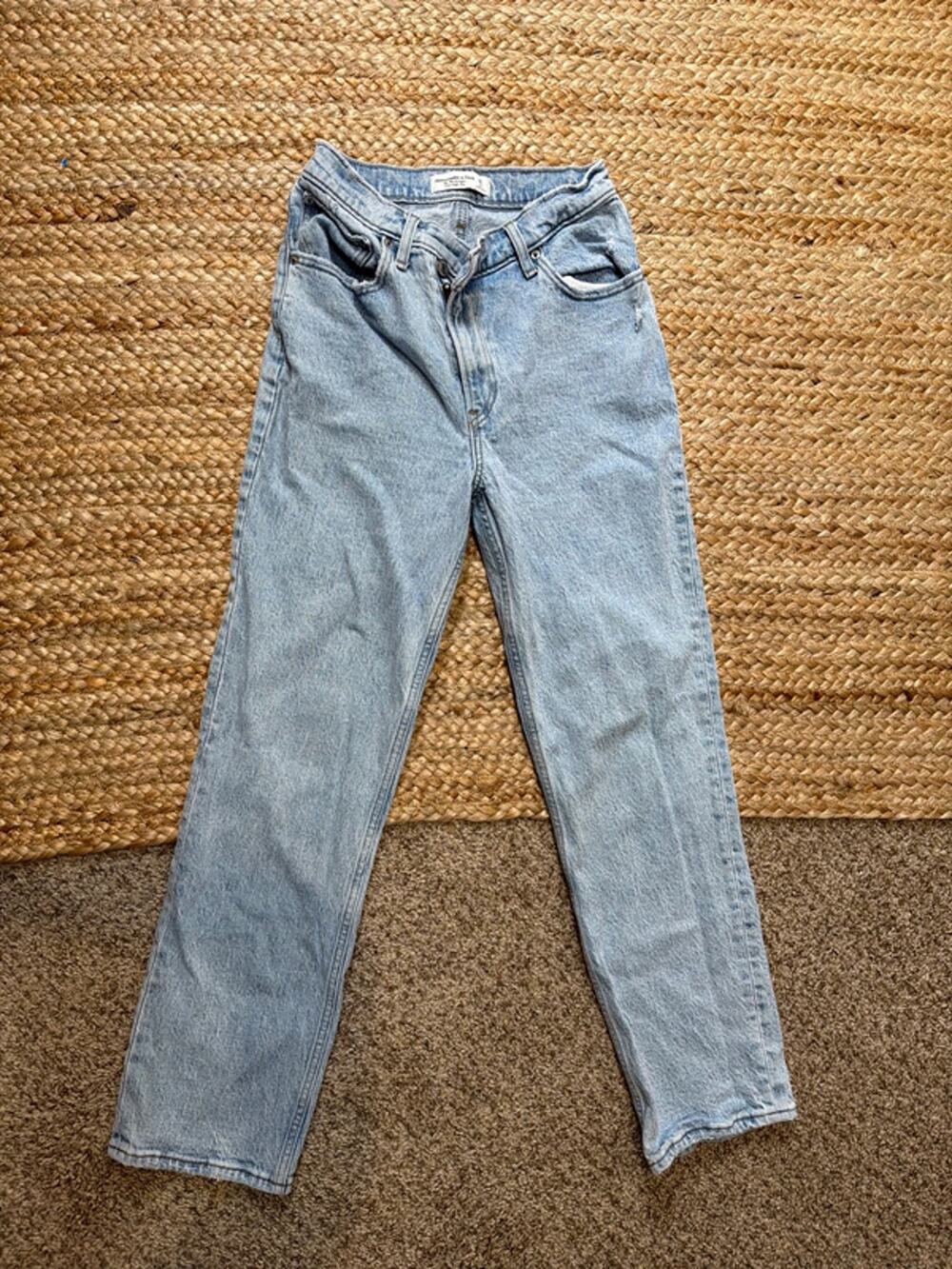 Abercrombie and Fitch the 90s straight ultra high-rise 2S 2942